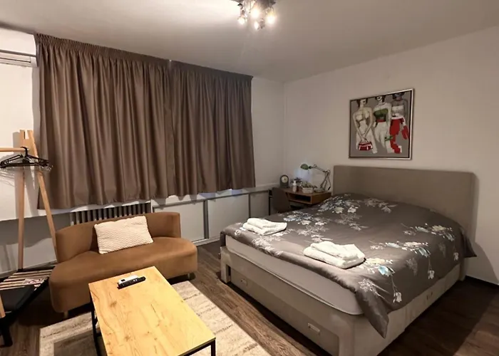 Velvet - Center Скоп'є