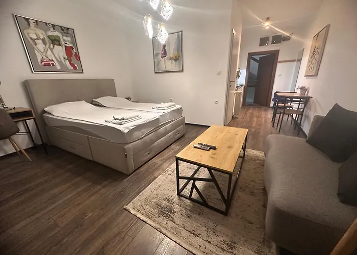 Velvet - Center Апартаменти Скоп'є