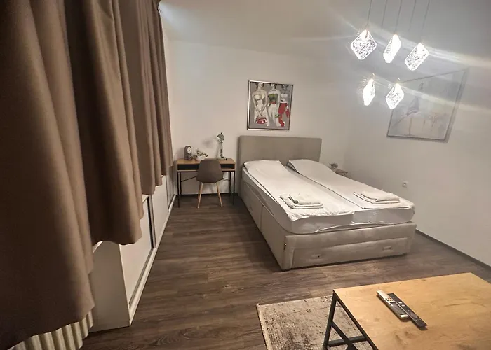 Velvet - Center * Σκόπια